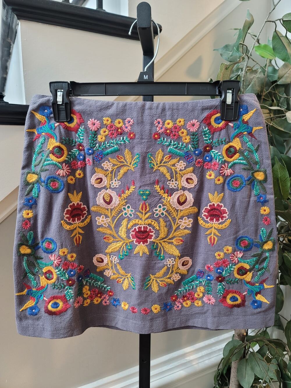 Umgee Mini Skirt Women's Small Gray Floral Embroidered Fully Lined Back Zipper